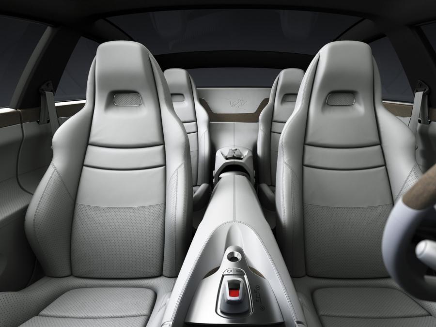 Интерьер Peugeot 908 RC Concept 2006 года  (фото 28 из 28)
